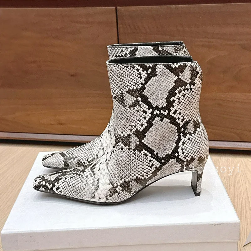 Короткие сапоги, женские туфли – обзор и цена Street Fashion Rome 2025