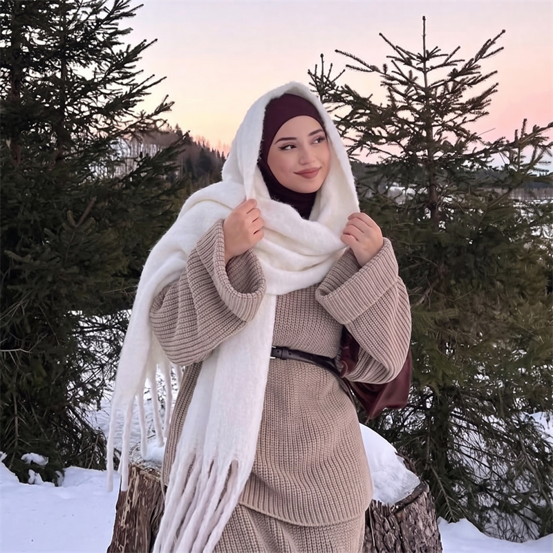 Шарф из мохера с бахромой, 36  – обзор и цена Street Fashion Hijab